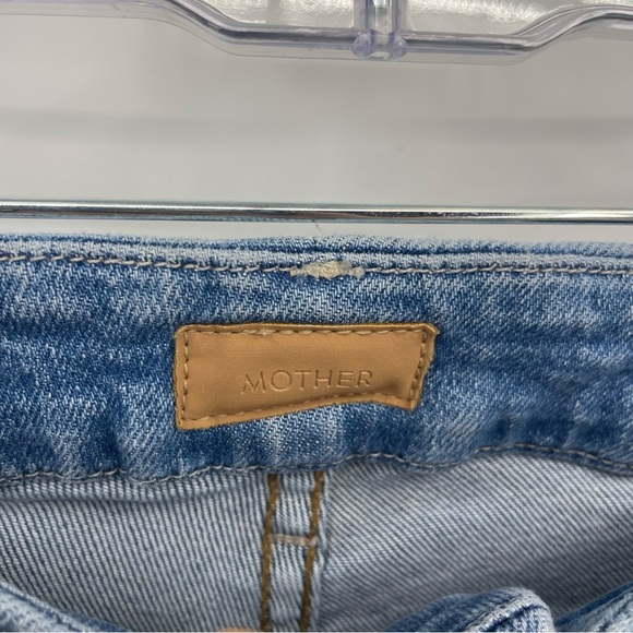 MOTHER The Looker Ankle Fray Skinny Jeans in Love Gun Distressed Light Wash 25 - Picture 4 of 13